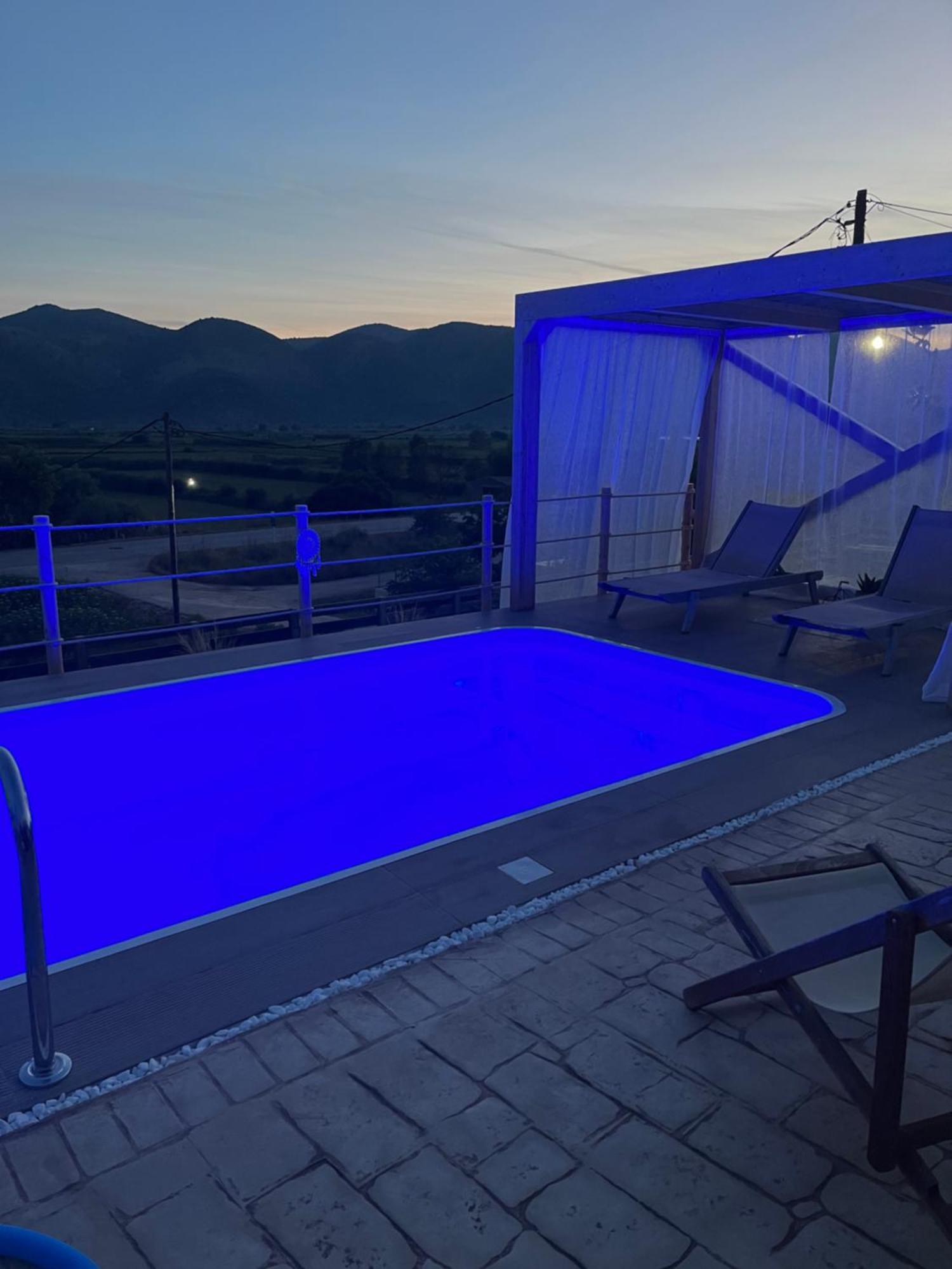 Villa Elli Choika Bagian luar foto