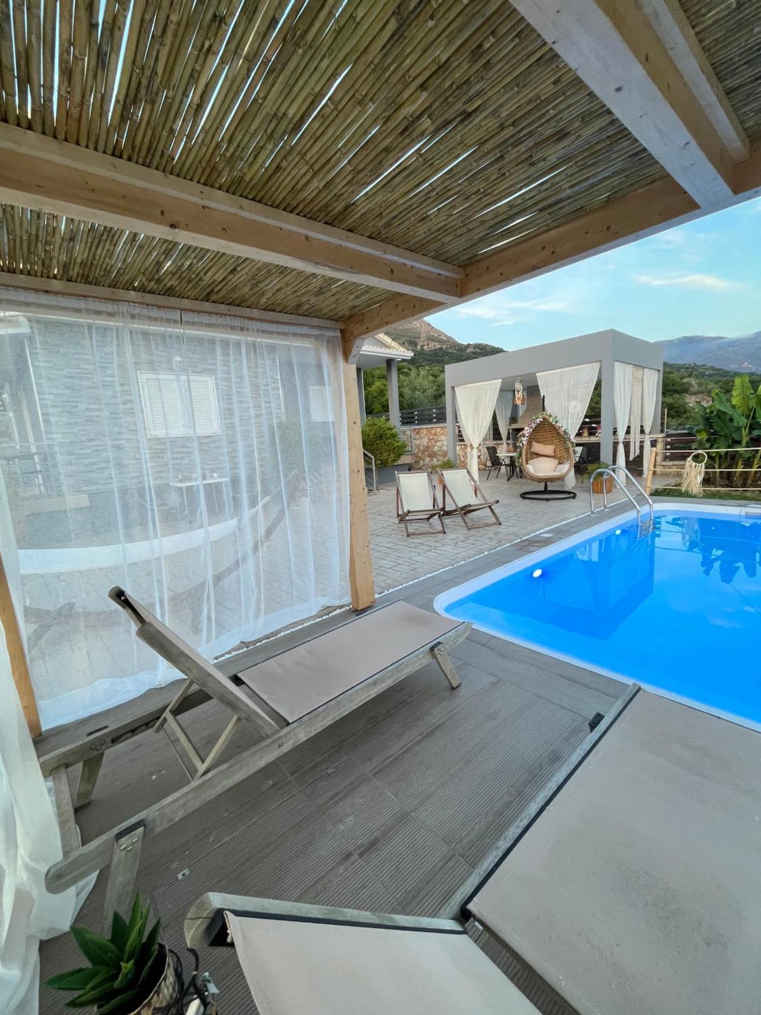 Villa Elli Choika Bagian luar foto
