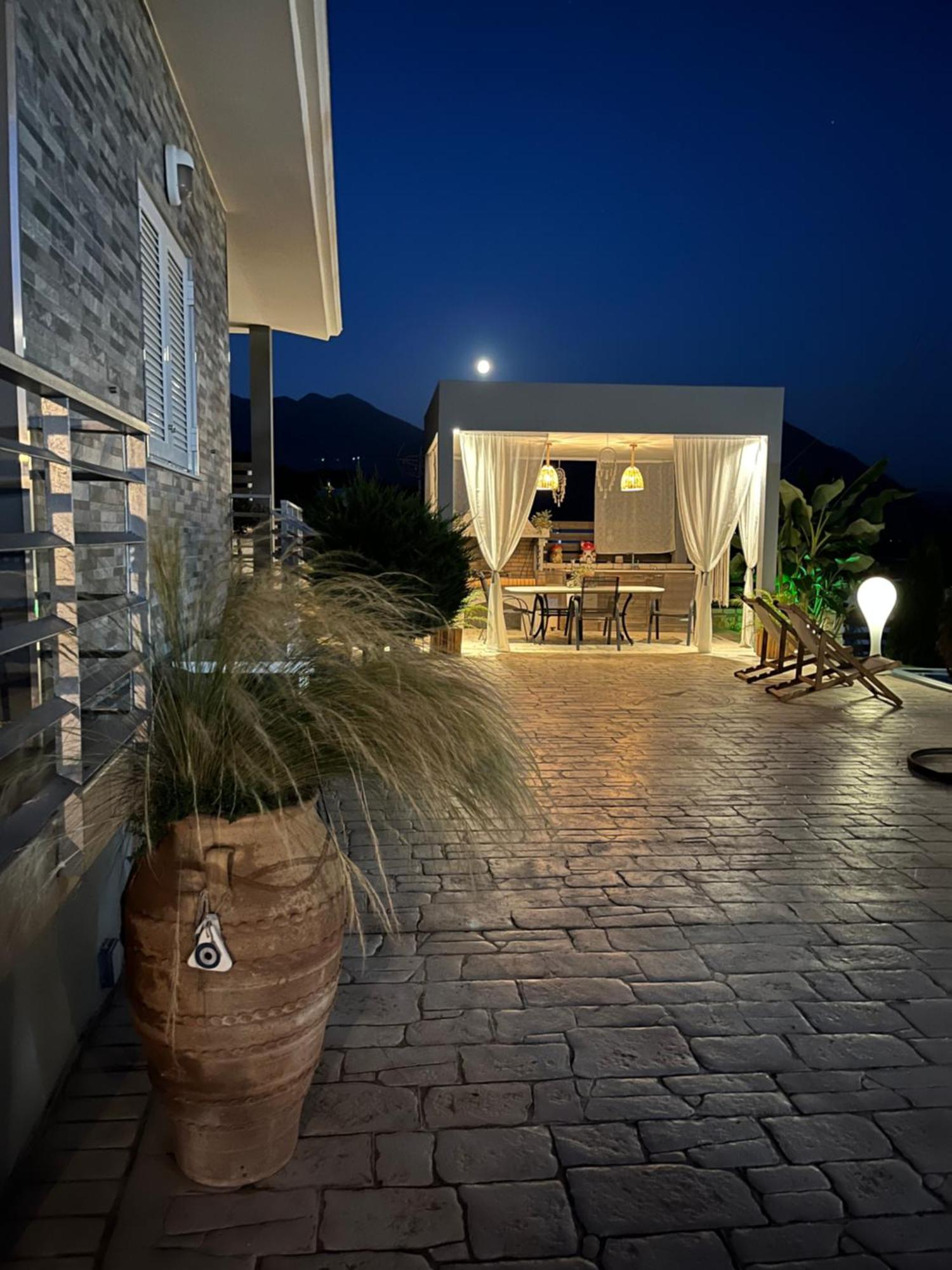 Villa Elli Choika Bagian luar foto